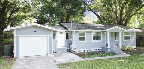 A home in LAKELAND