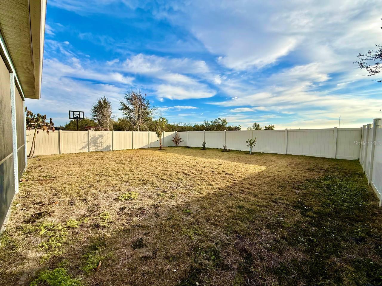 LUCAYA LAKE CLUB PH 4C - Residential