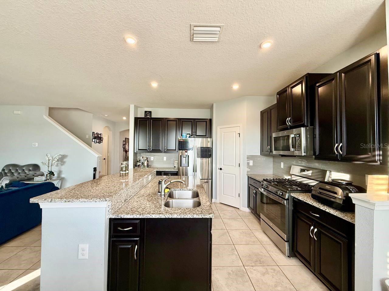 LUCAYA LAKE CLUB PH 4C - Residential