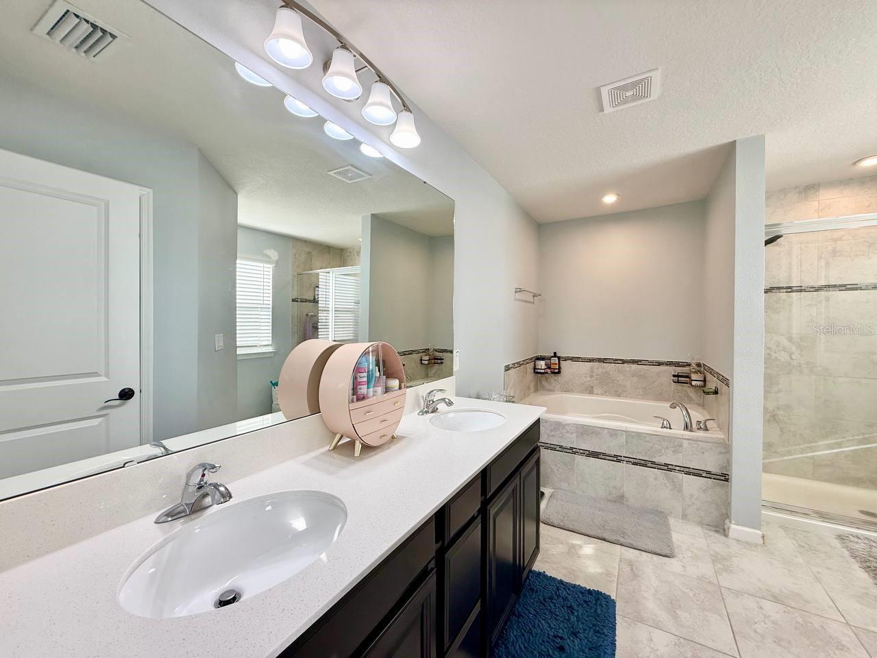 LUCAYA LAKE CLUB PH 4C - Residential