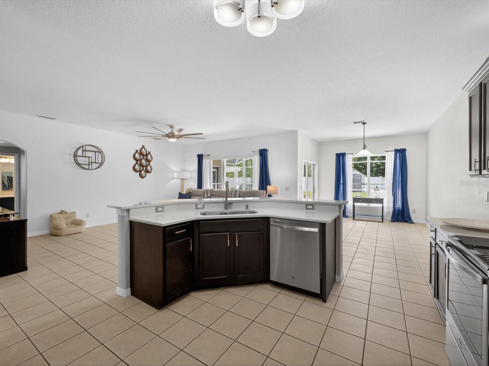 SAND HILL POINT - Residential