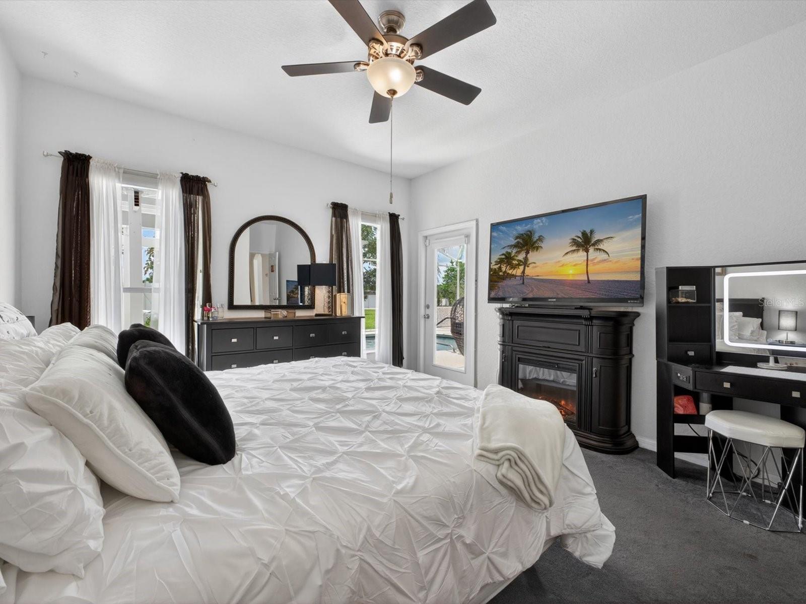 SAND HILL POINT - Residential