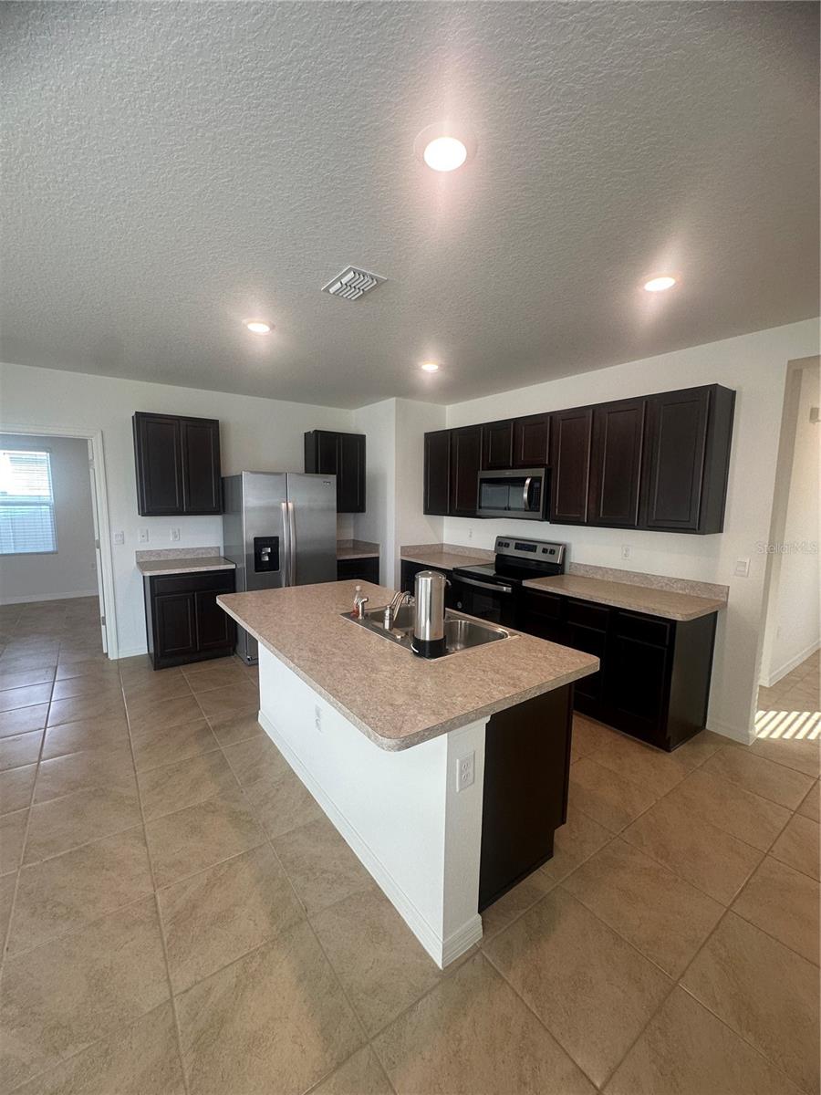 BELLA VITA PH 1B-2 & 2 - Residential Lease