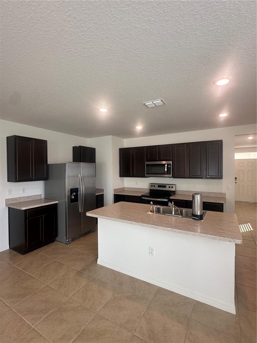 BELLA VITA PH 1B-2 & 2 - Residential Lease