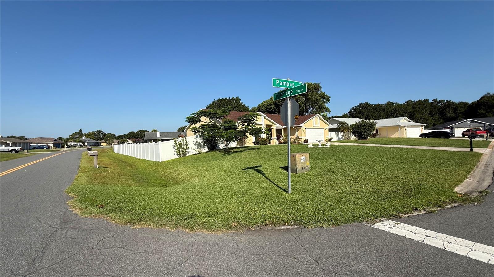 LOCATION!! LOCATION!! This beautiful home Located on a corner lot. 4 bedrooms, 2 bath house is ready for you!! Great Family Home in a good neighborhood!! Living room with fireplace opens to a split floor plan with vaulted ceilings, dining plus a large kitchen with breakfast bar & nook, the master you will find a walk-in closet with a tub/shower combo & his/her sit-down vanity in the bath, Open patio overlooks a sprawling backyard, pets or the perfect spot to build an outdoor oasis. 2-car garage has laundry hoo k-up. Minutes of schools, shopping centers, dining, doctors, banking, golf courses, airport and Disney. LOW HOA, LOW TAXES, NO CDD Realtors bring your awesome offers.