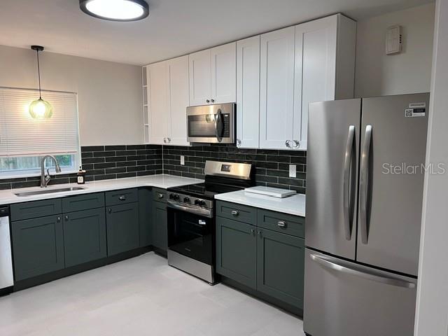 3035 W UNIVERSITY AVENUE