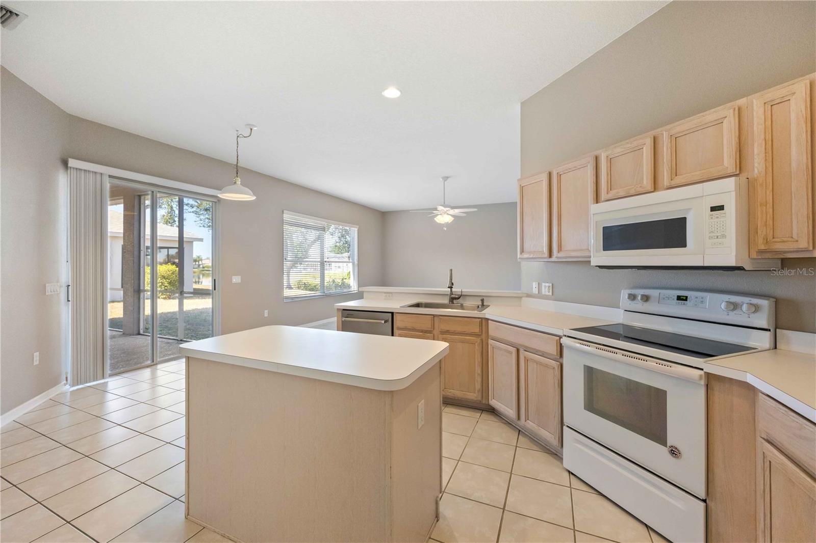 SABAL HARBOUR PH IV - Residential