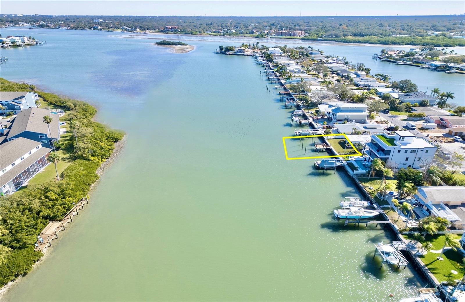 322 LA HACIENDA DRIVE