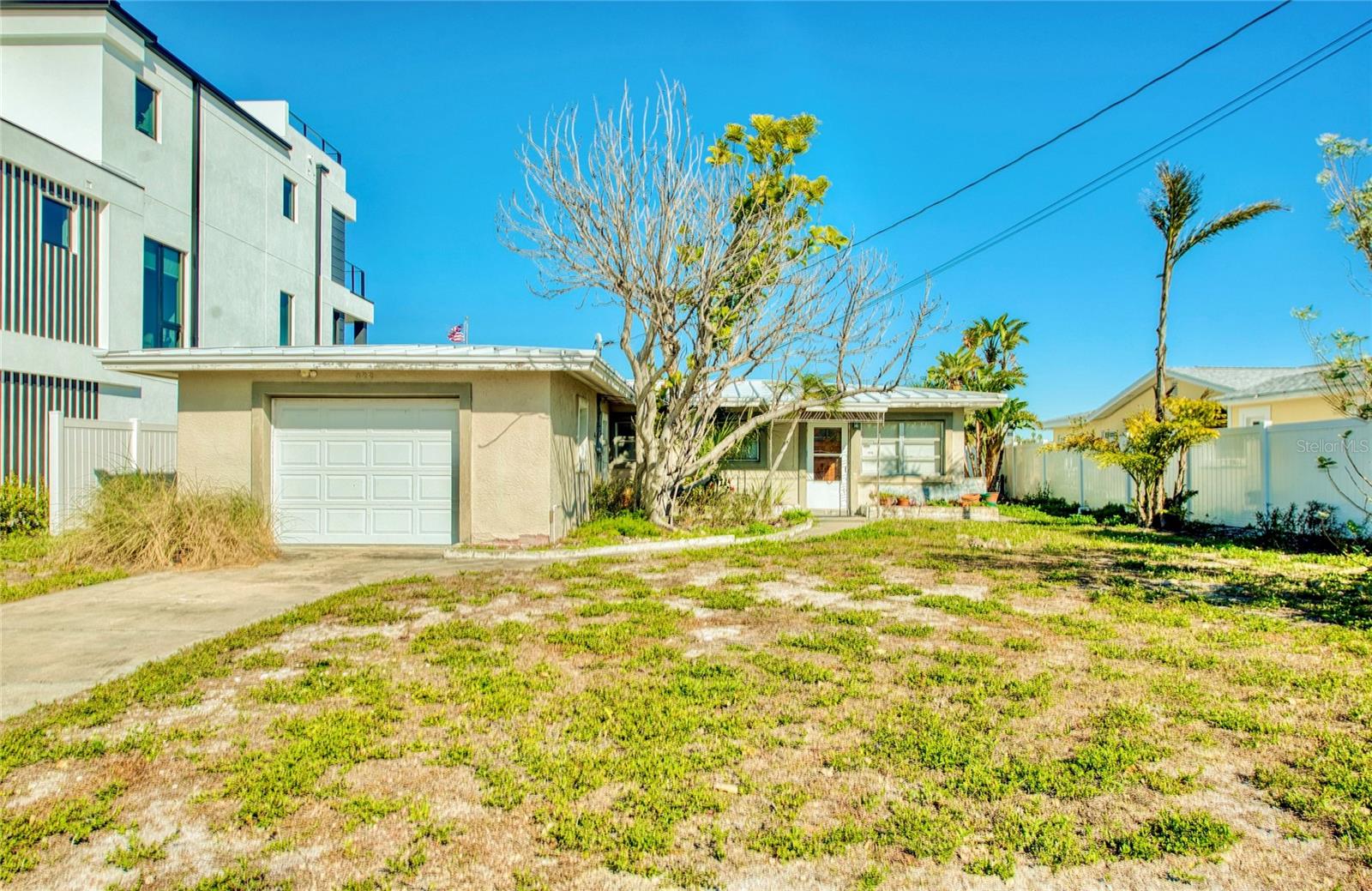 322 LA HACIENDA DRIVE