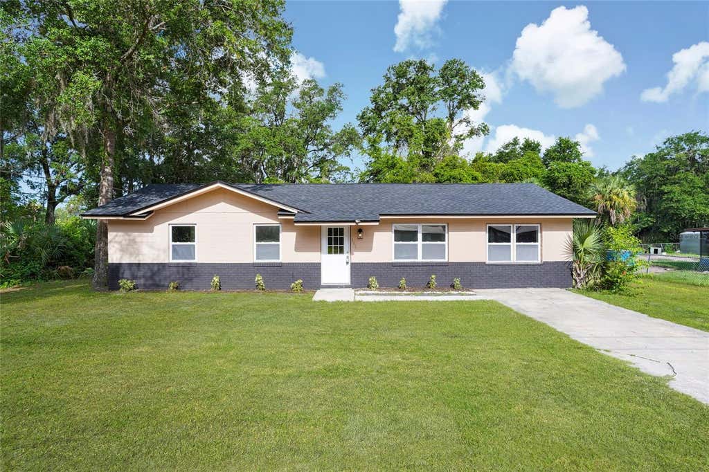 Photo of 111 Elm Avenue, Palatka, FL 32177 (MLS # FC319603)