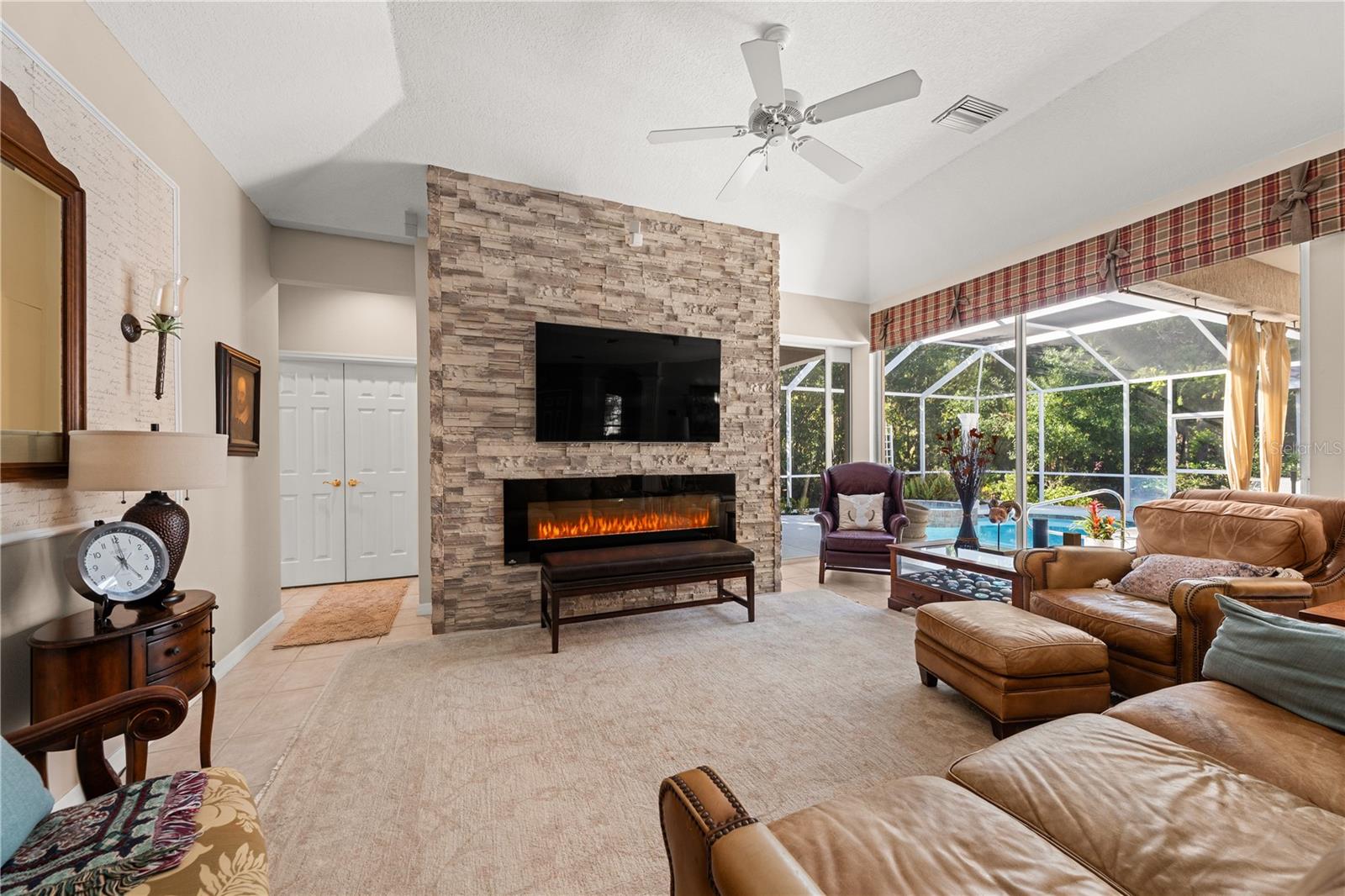 EDGEWATER VILLAGE SUBPHASE B - Residential