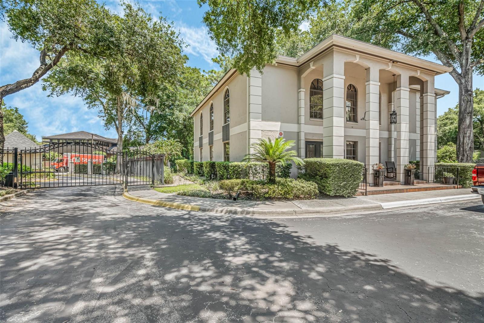 KENSINGTON PARK - Residential