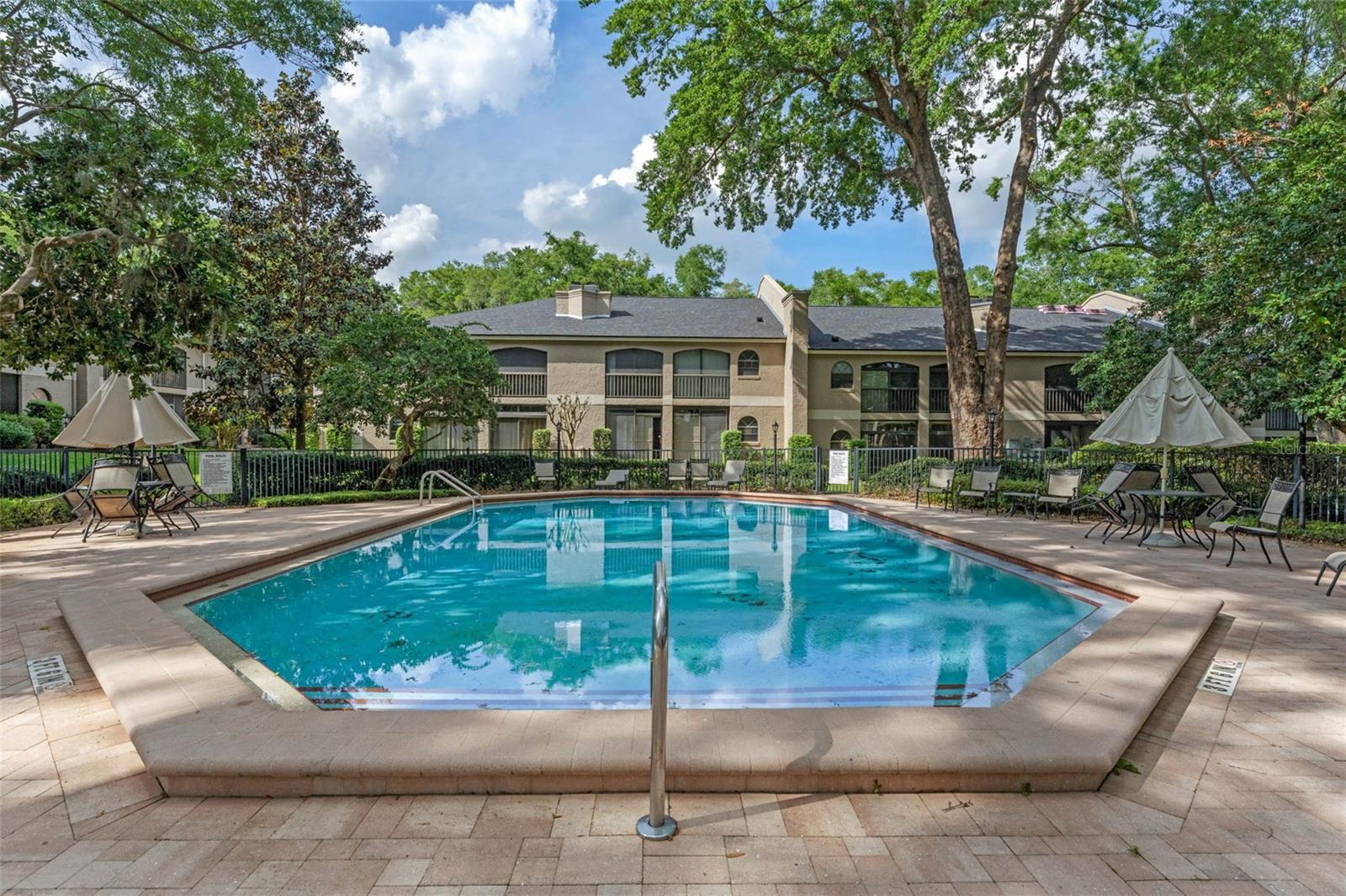 KENSINGTON PARK - Residential