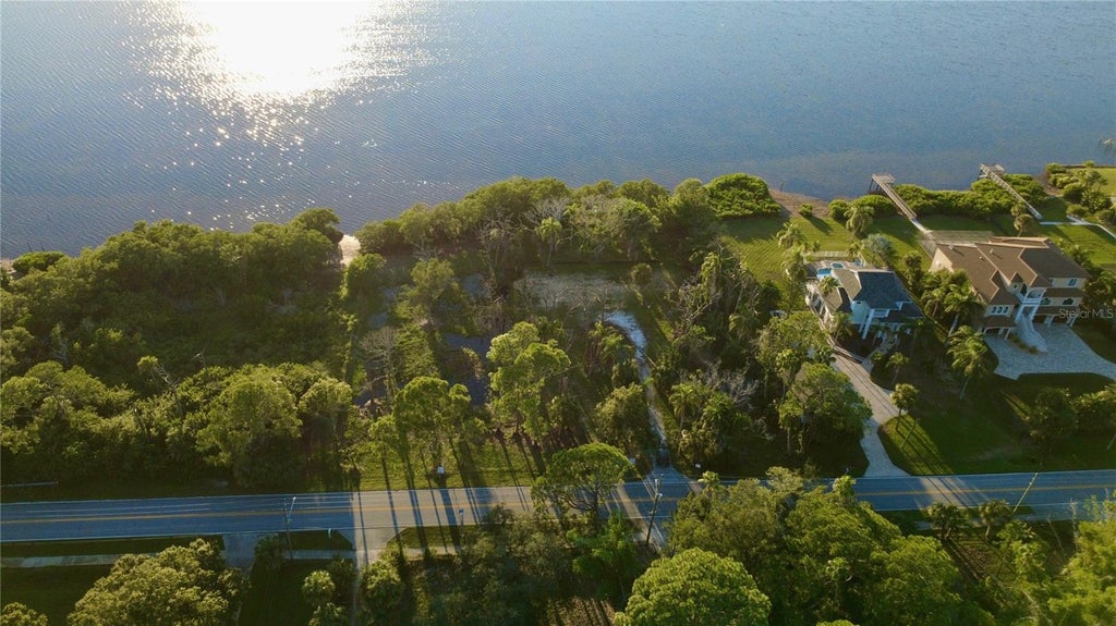 Photo of 1018 S Florida Avenue, Tarpon Springs, FL 34689 (MLS # W7890372)