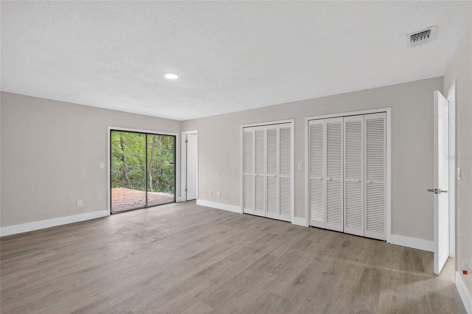 QUIET PLACE IN COUNTRY UNIT 06 - Residential