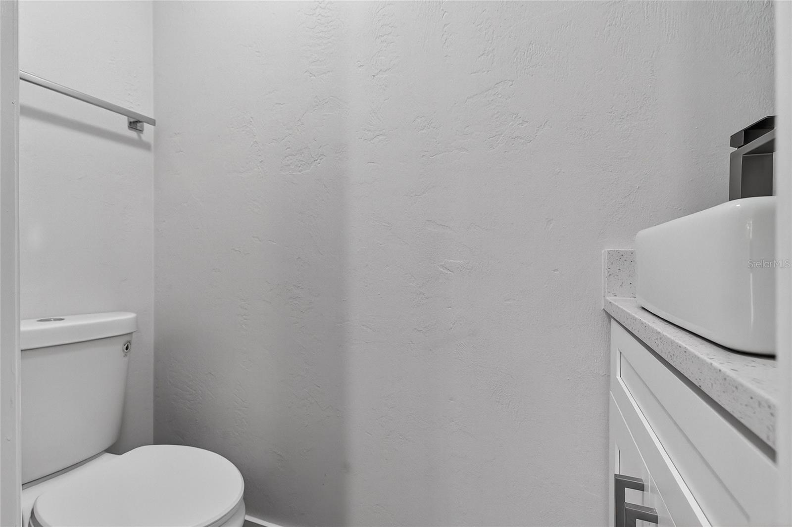 QUIET PLACE IN COUNTRY UNIT 06 - Residential