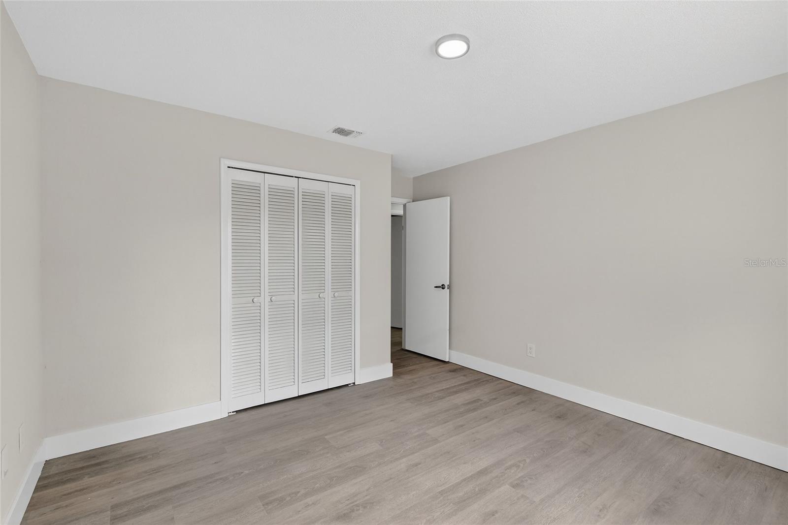 QUIET PLACE IN COUNTRY UNIT 06 - Residential