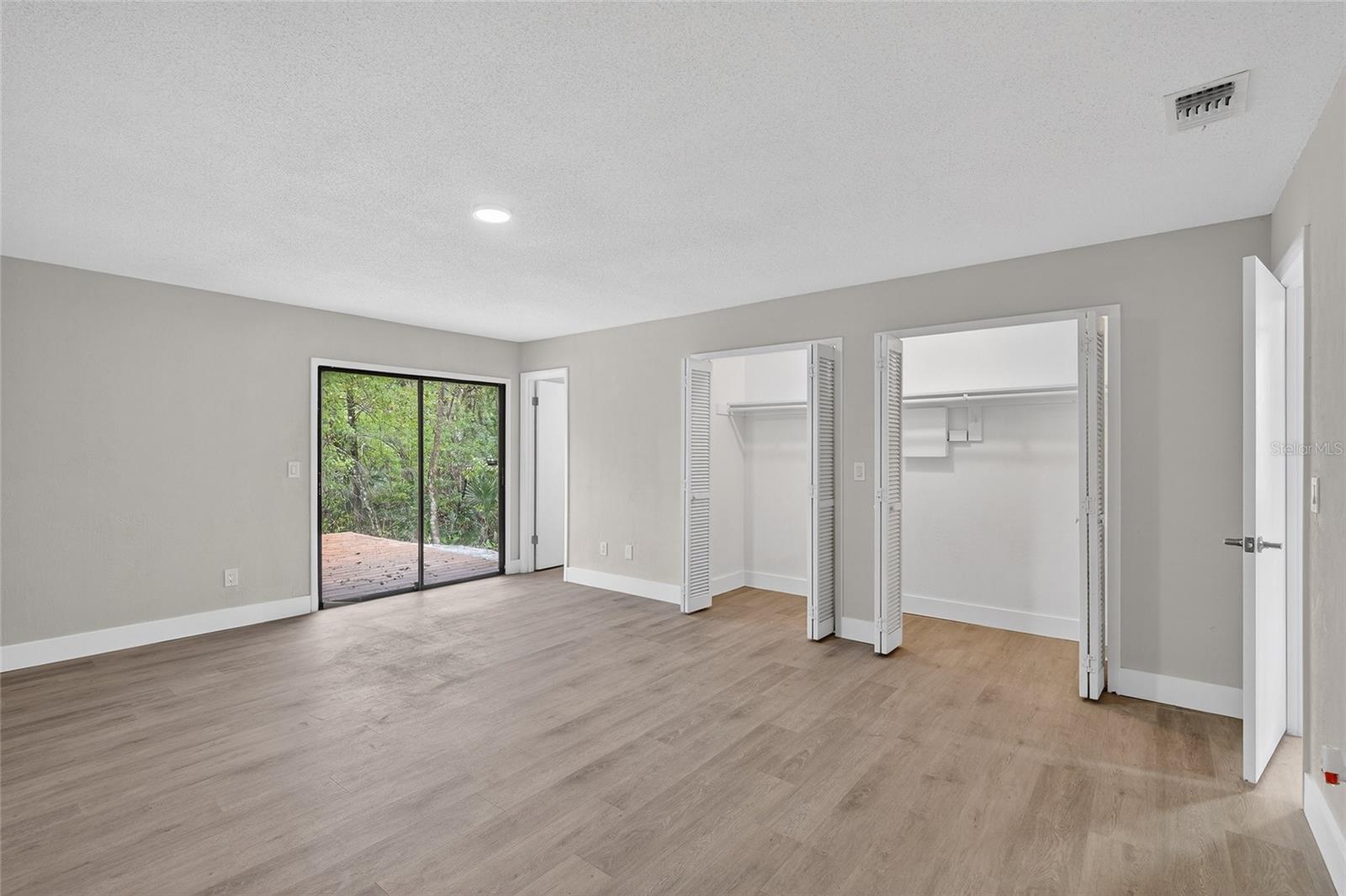 QUIET PLACE IN COUNTRY UNIT 06 - Residential