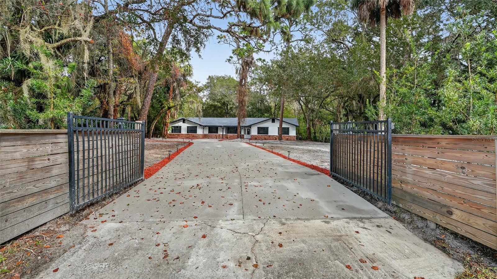 QUIET PLACE IN COUNTRY UNIT 06 - Residential