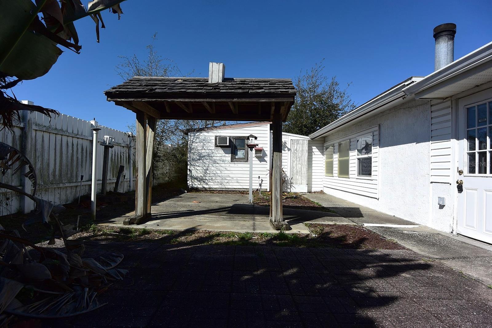 LA VILLA GARDENS - Residential