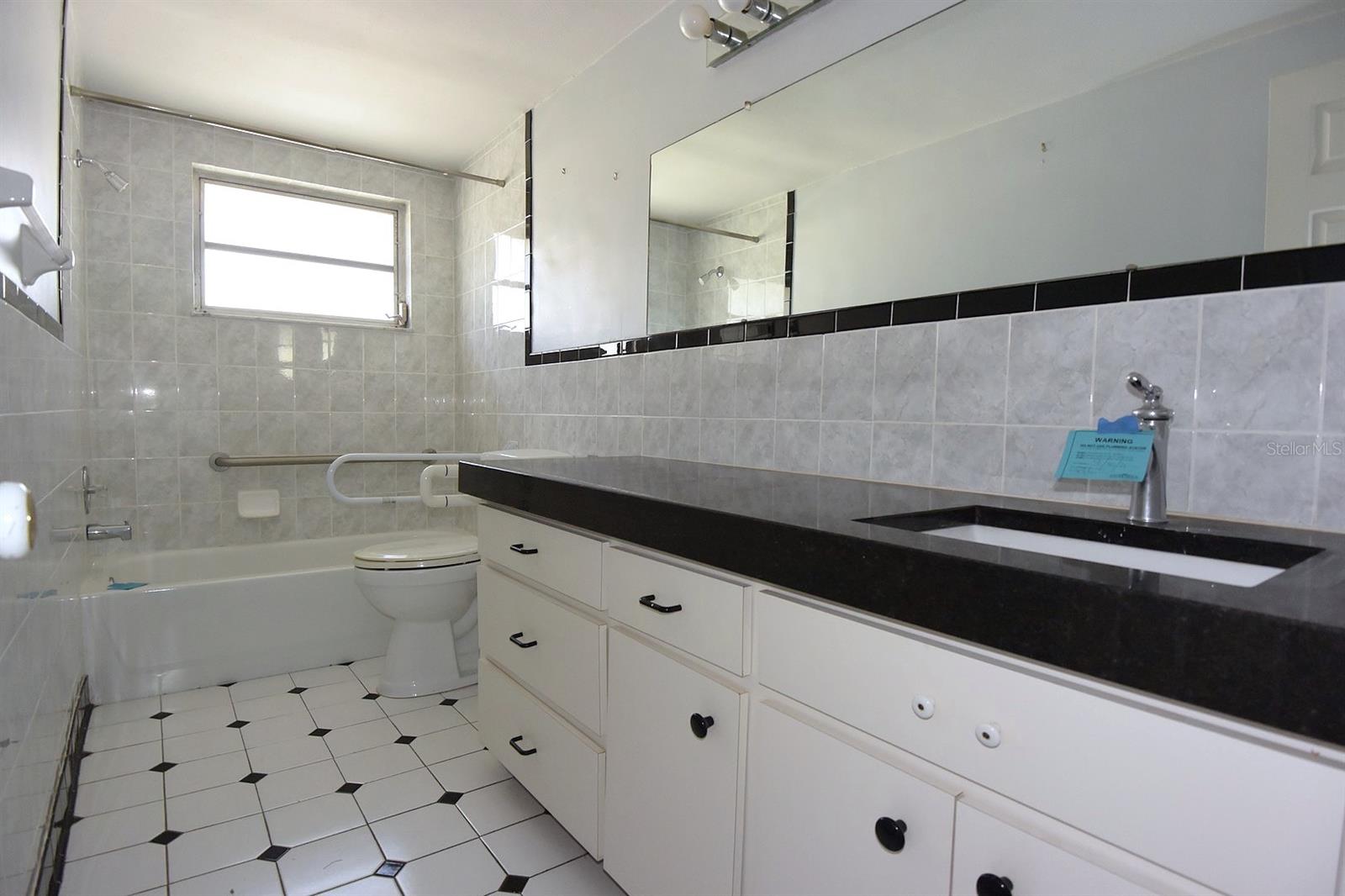 LA VILLA GARDENS - Residential