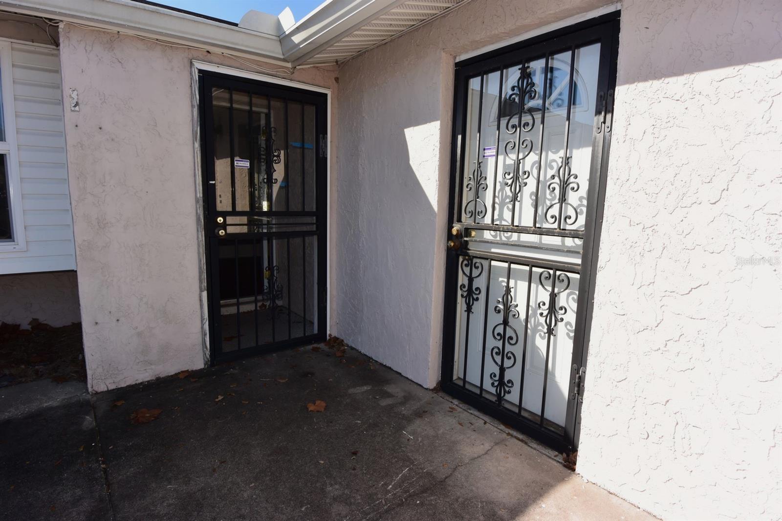 LA VILLA GARDENS - Residential