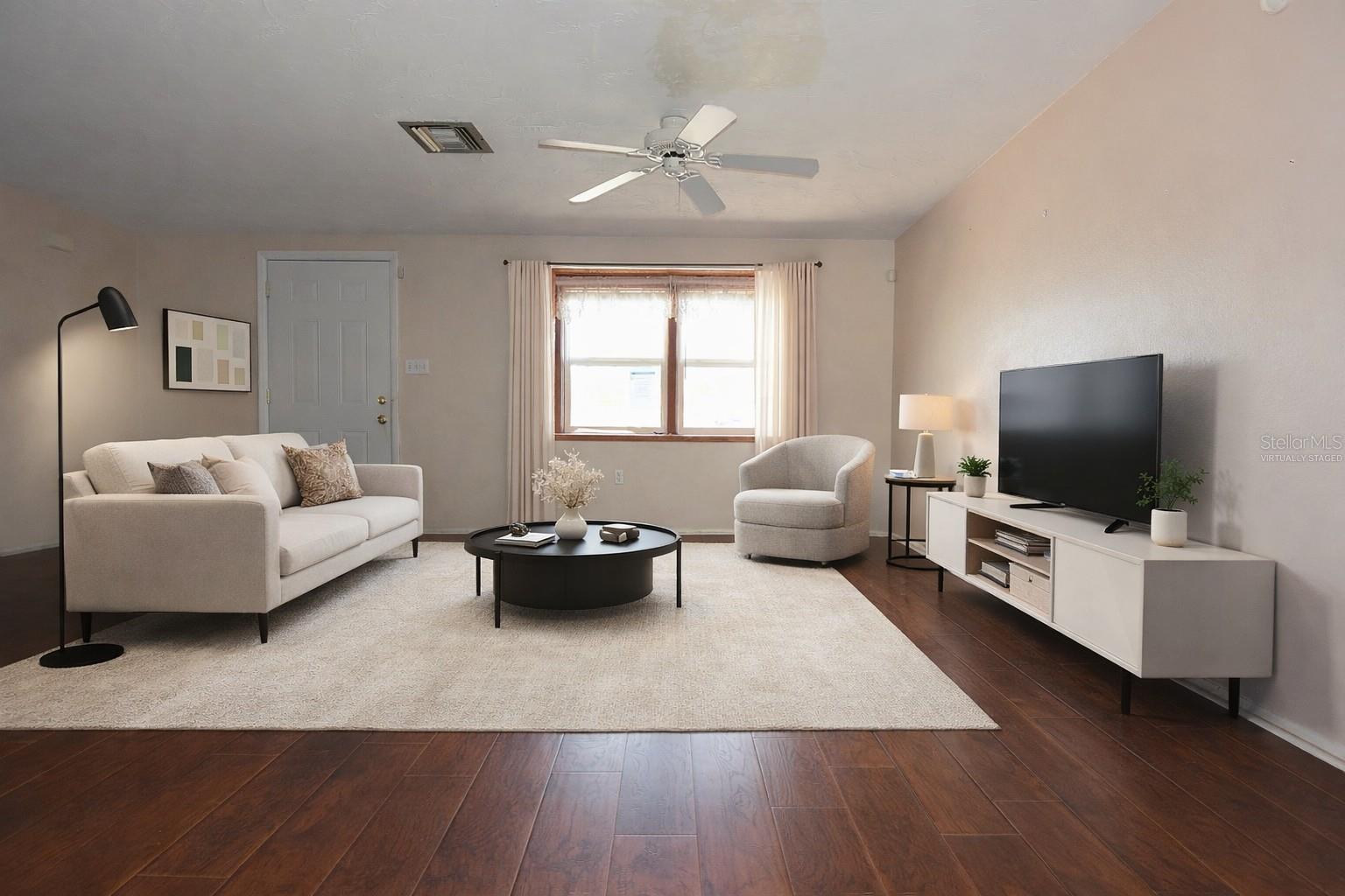 LA VILLA GARDENS - Residential