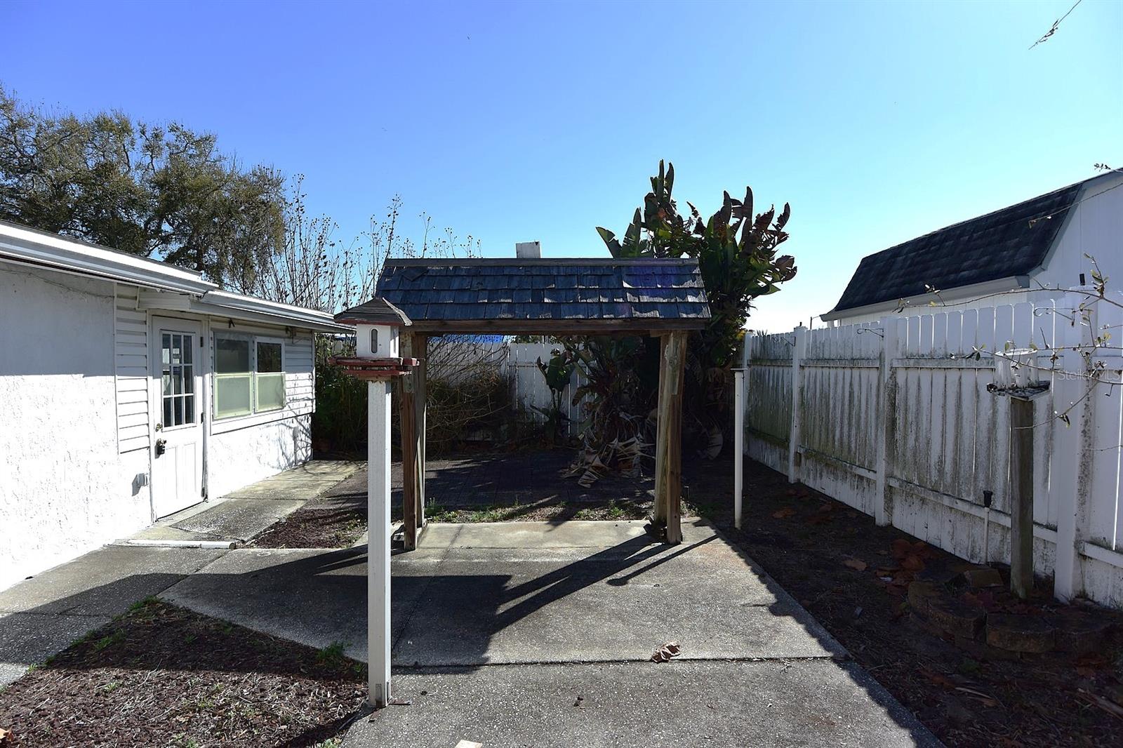 LA VILLA GARDENS - Residential