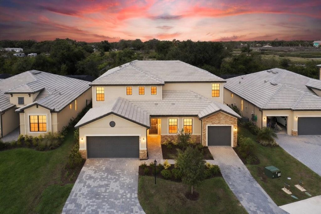 Photo of 15107 Sea Salt Way, Bradenton, FL 34211 (MLS # A4689850)