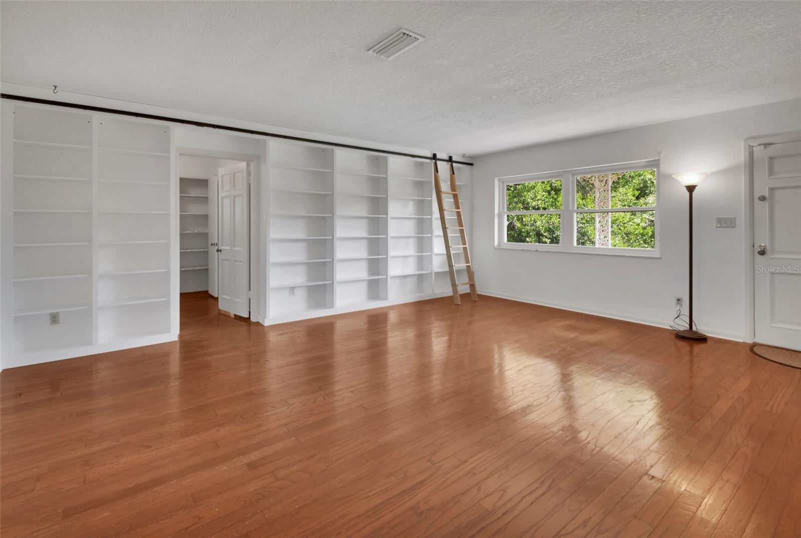 OAK GLEN ESTATES - Residential