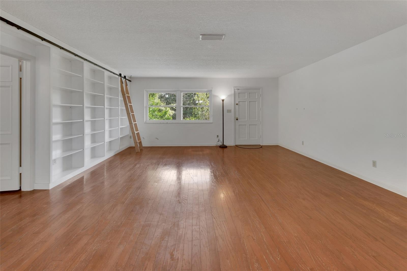 OAK GLEN ESTATES - Residential