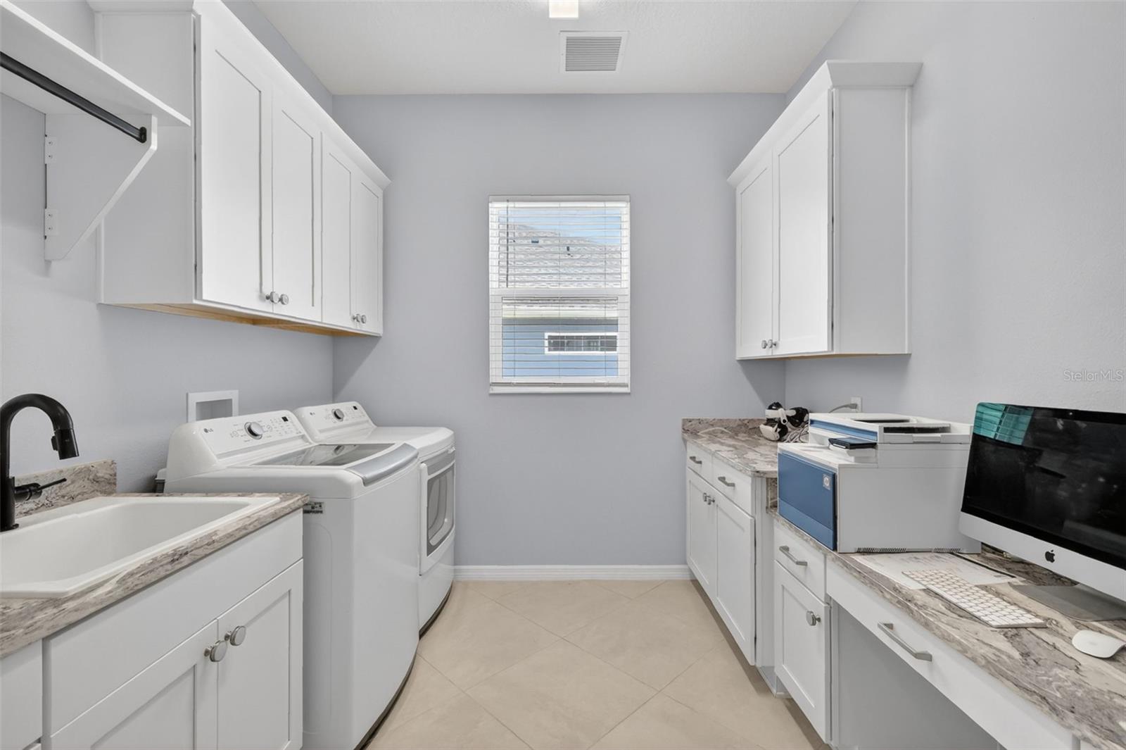 VILLAGES/SOUTHERN OAKS UN 215 - Residential