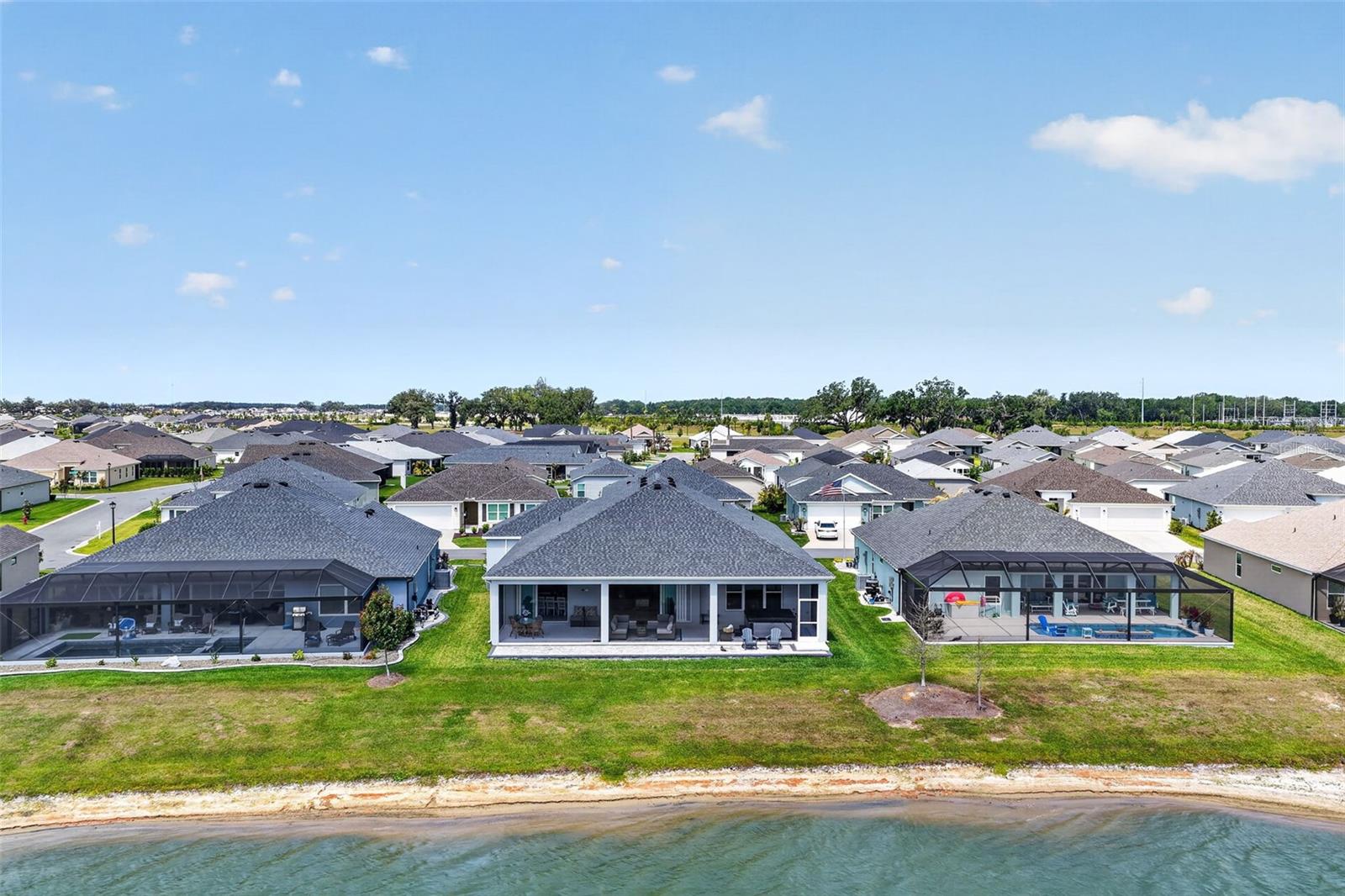 VILLAGES/SOUTHERN OAKS UN 215 - Residential