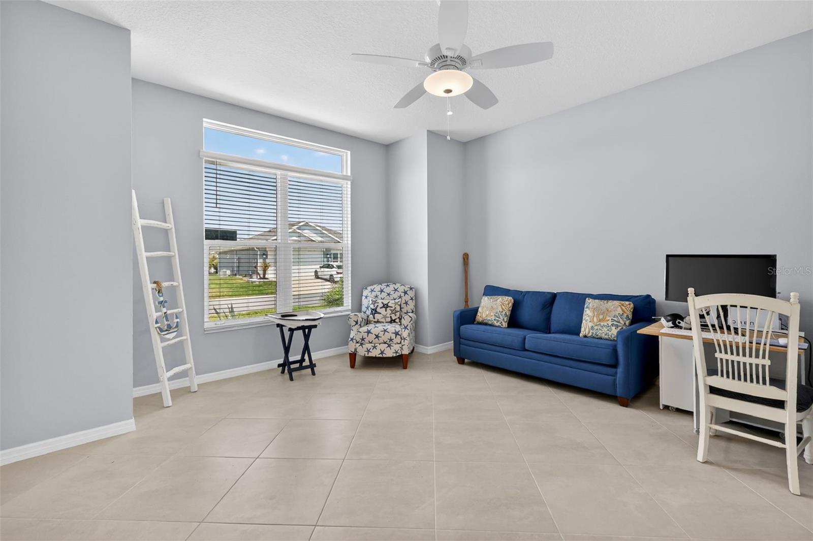 VILLAGES/SOUTHERN OAKS UN 215 - Residential