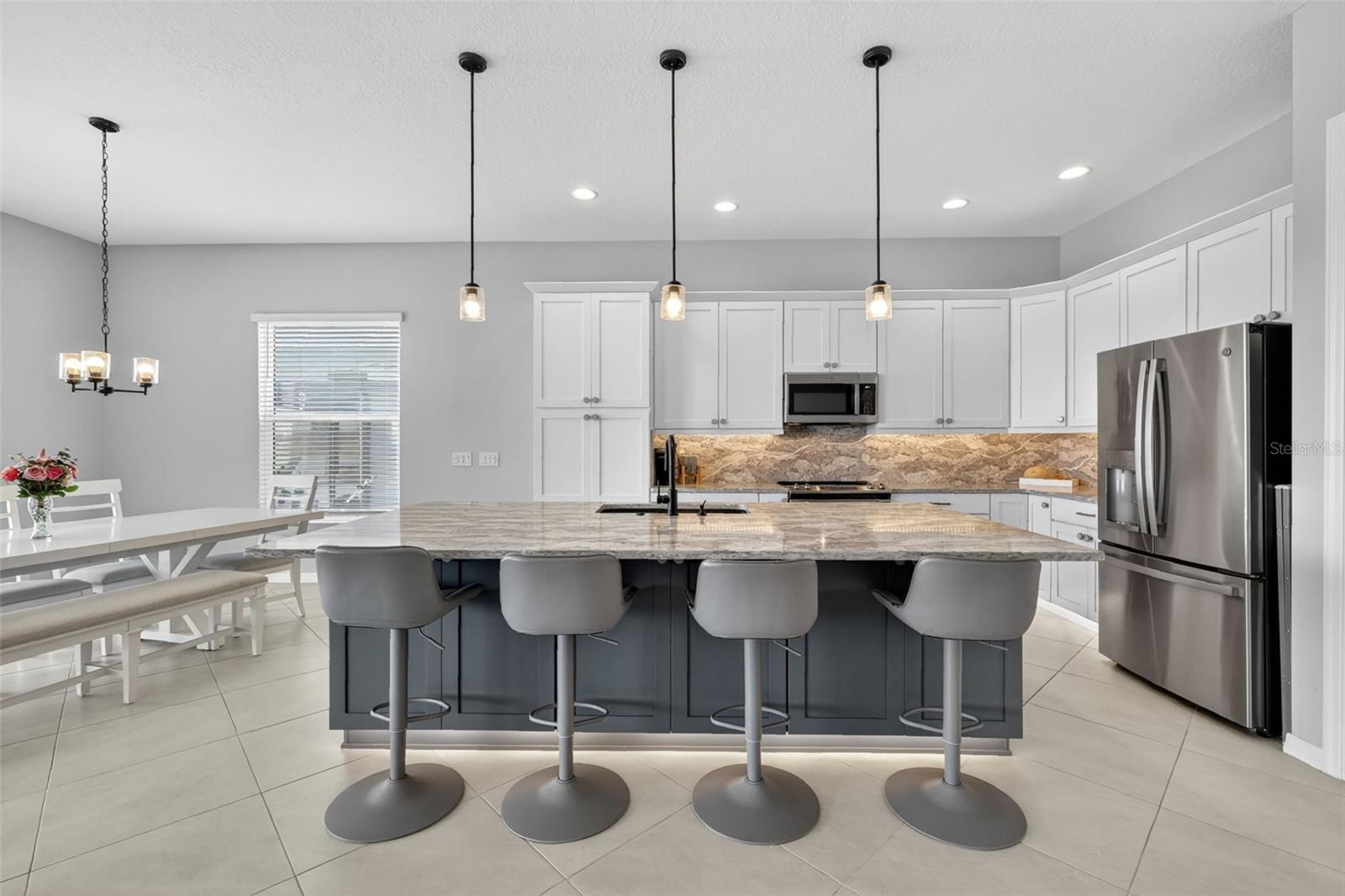 VILLAGES/SOUTHERN OAKS UN 215 - Residential