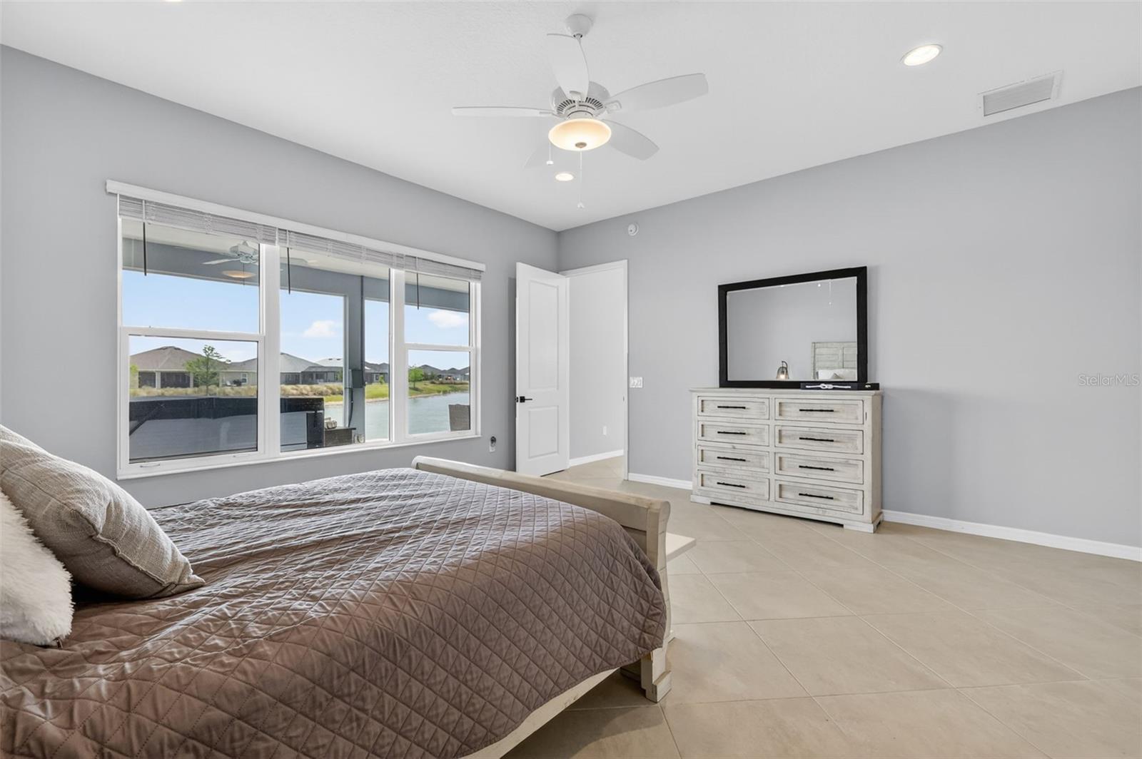 VILLAGES/SOUTHERN OAKS UN 215 - Residential