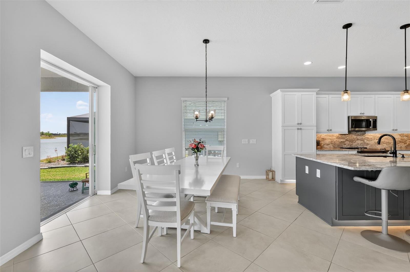 VILLAGES/SOUTHERN OAKS UN 215 - Residential