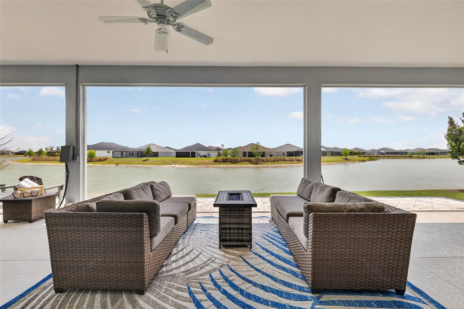 VILLAGES/SOUTHERN OAKS UN 215 - Residential