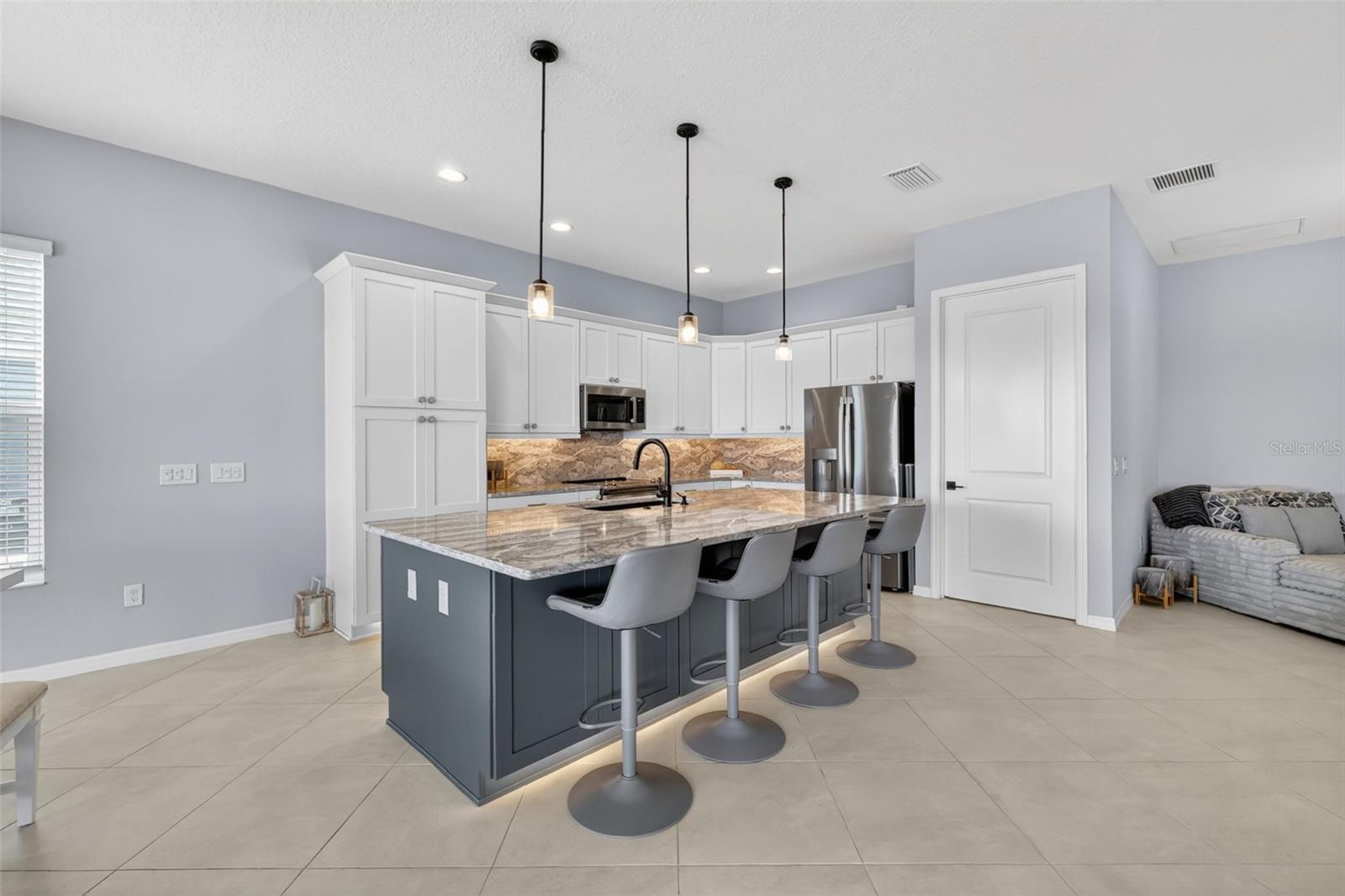 VILLAGES/SOUTHERN OAKS UN 215 - Residential