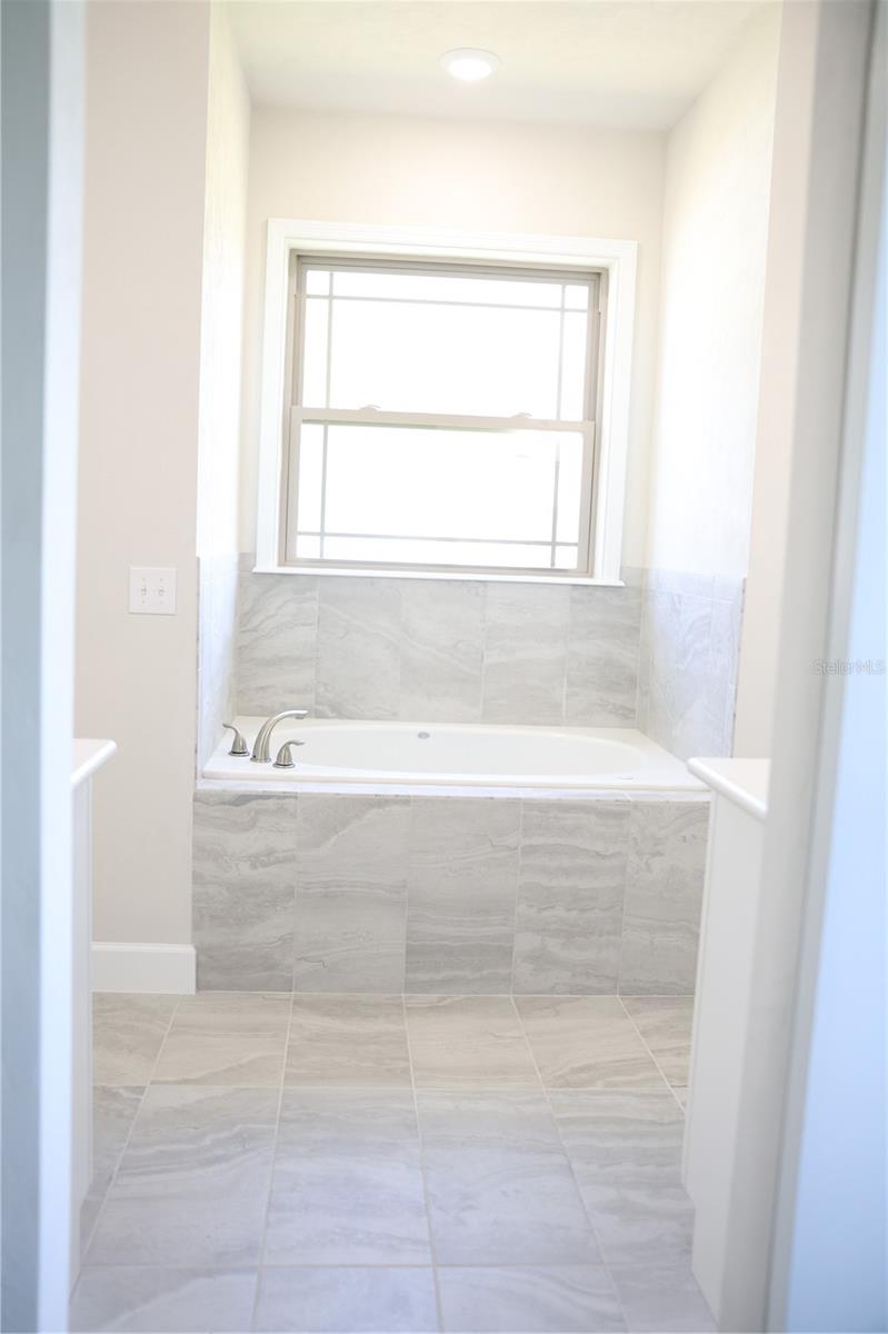 COUNTRYWAY OF NEWBERRY PH IV PB 37 PG 78 - Residential