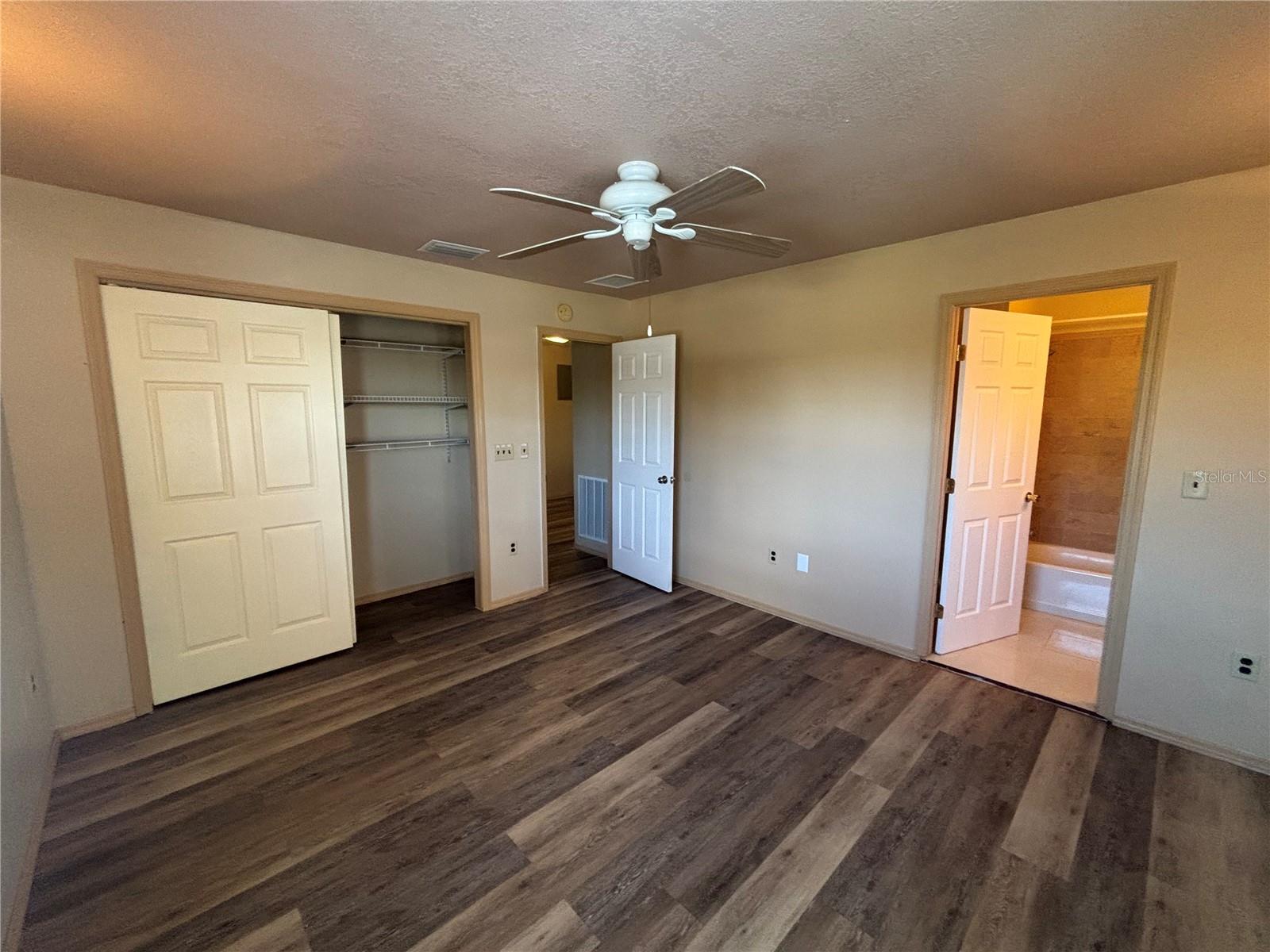 MARION OAKS UN 05 - Residential Lease