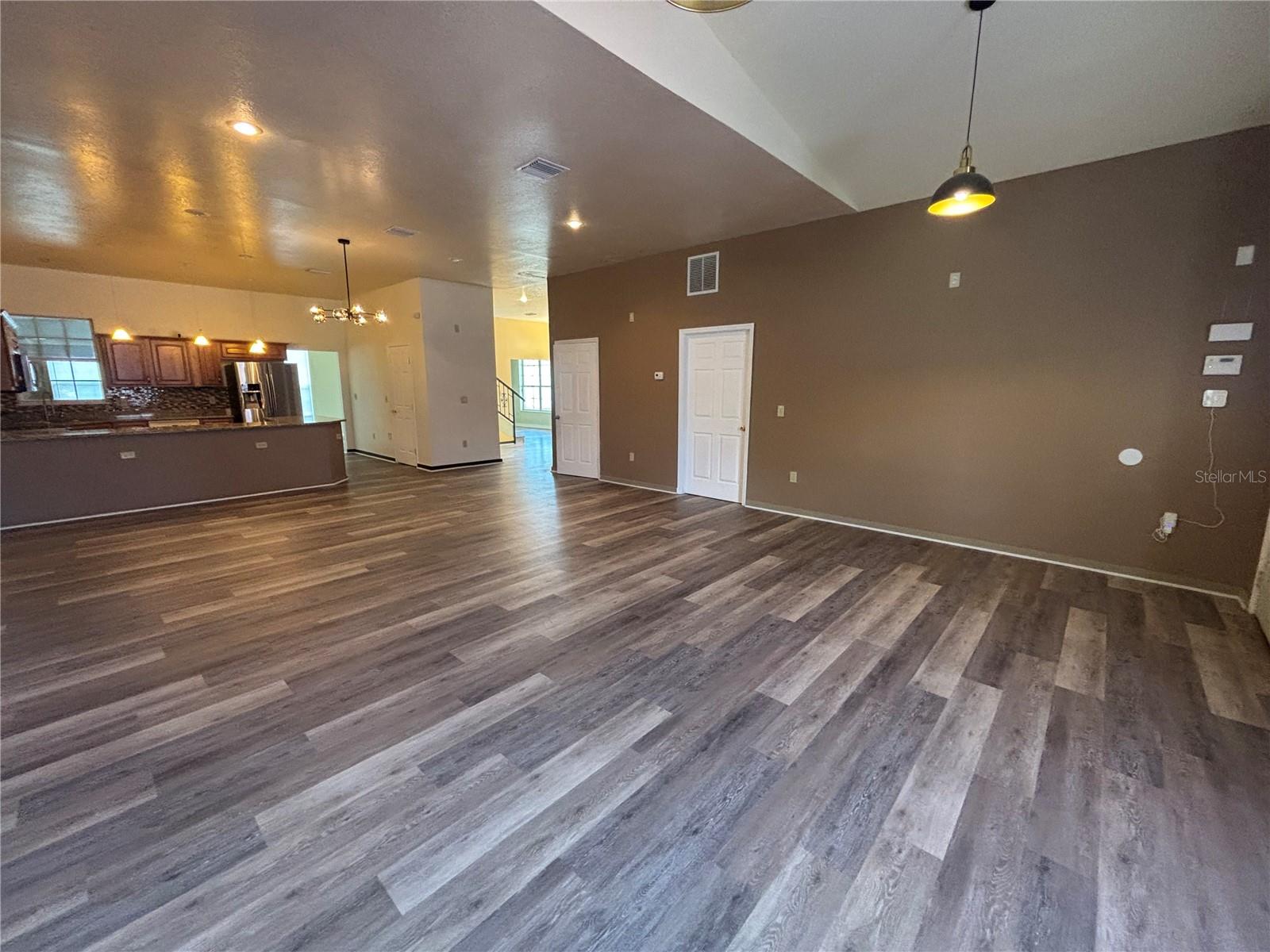 MARION OAKS UN 05 - Residential Lease