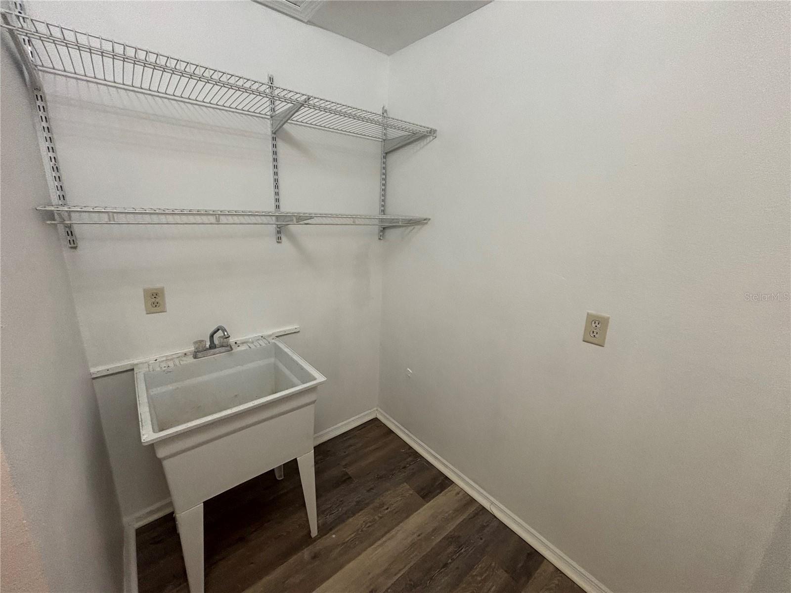 MARION OAKS UN 05 - Residential Lease