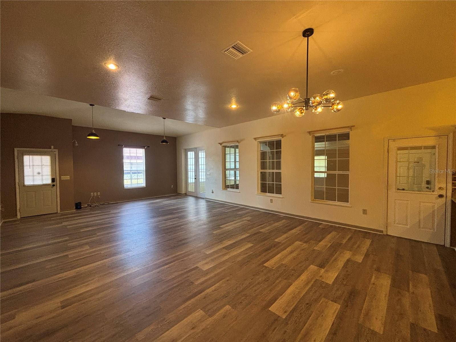 MARION OAKS UN 05 - Residential Lease