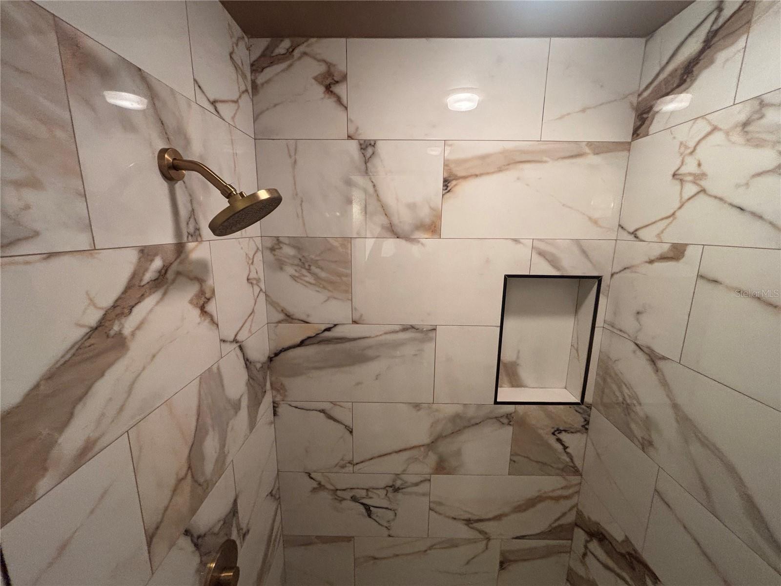 MARION OAKS UN 05 - Residential Lease