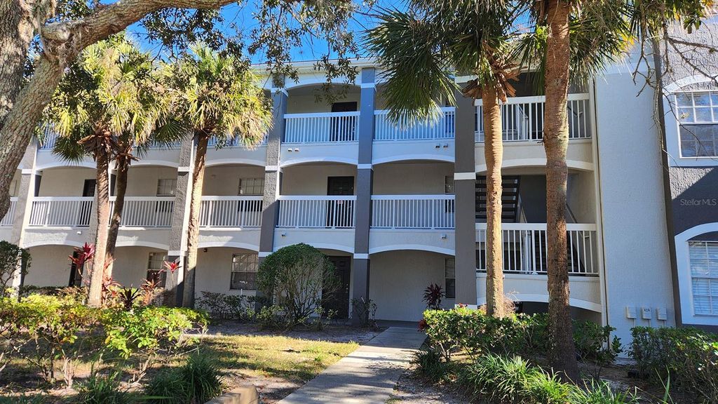 Photo of 14013 Fairway Island Drive #427, Orlando, FL 32837 (MLS # O6401084)