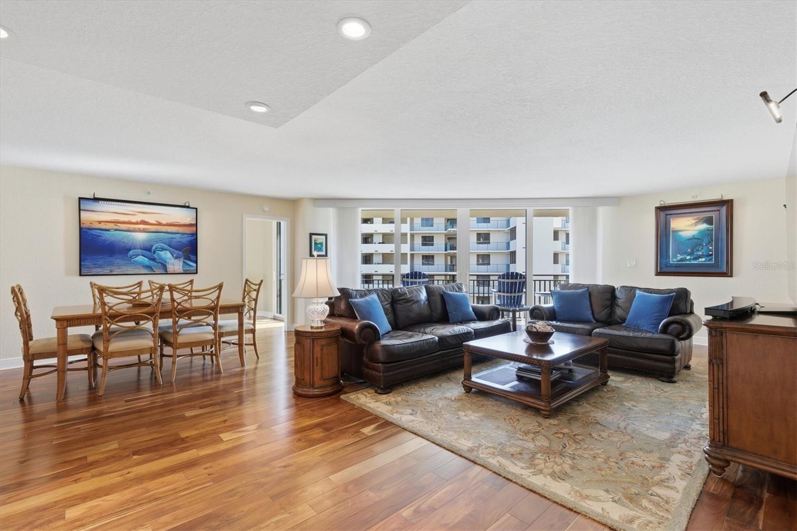 ISLAND WALK CONDO - Residential