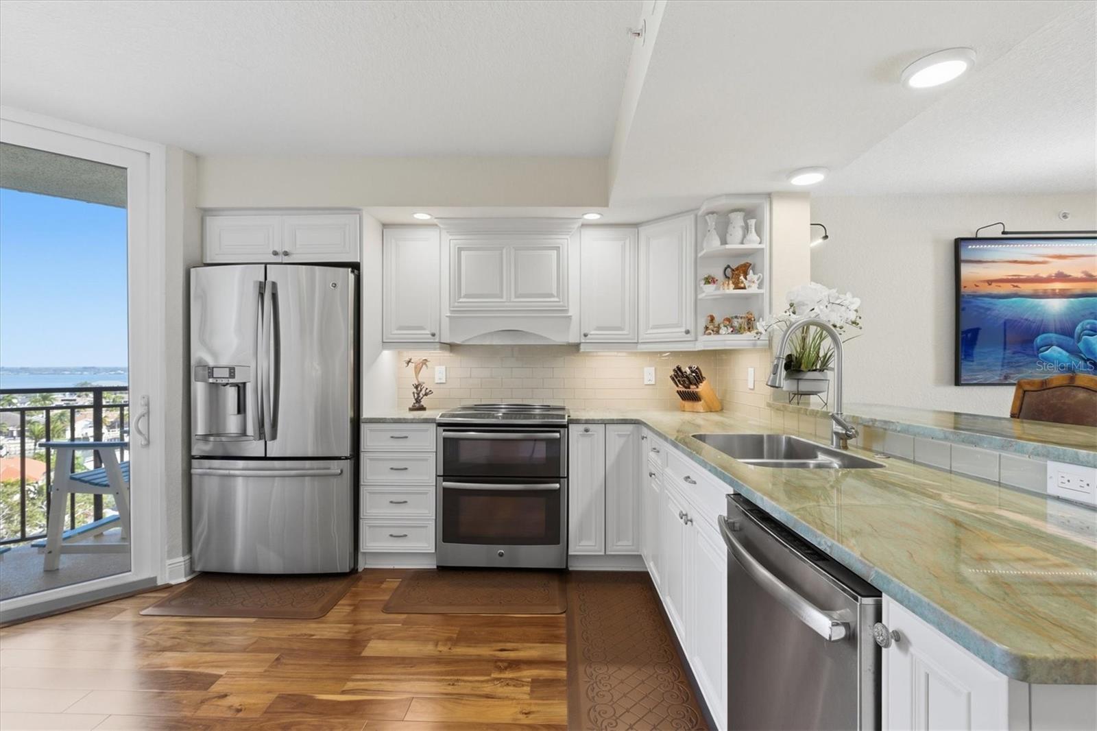 ISLAND WALK CONDO - Residential