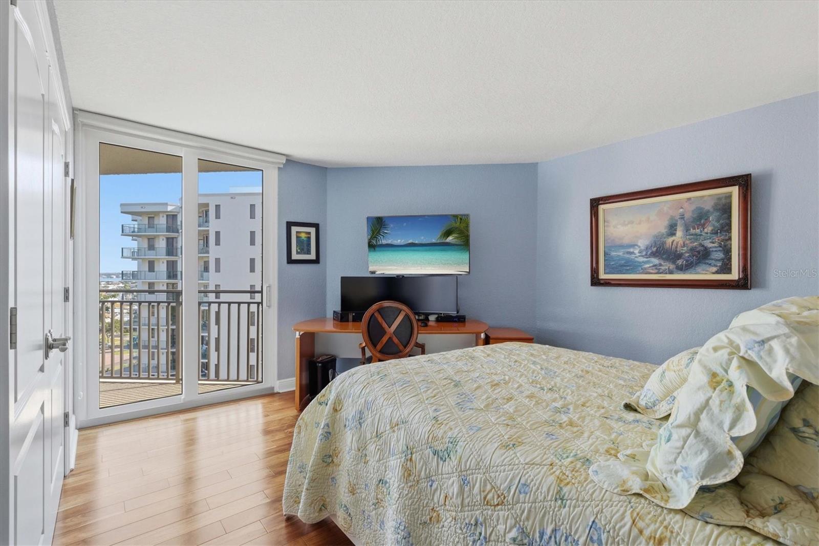 ISLAND WALK CONDO - Residential