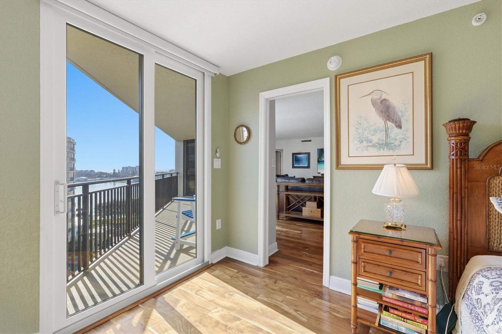 ISLAND WALK CONDO - Residential